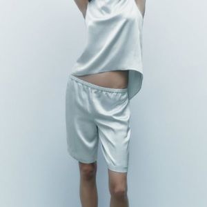 Satin effect Bermuda shorts